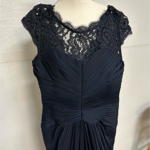 Adrianna Papell Ladies Formal Navy Ruche Small Cap Sleeve With Lace Size 4 EUC - Picture 6 of 16